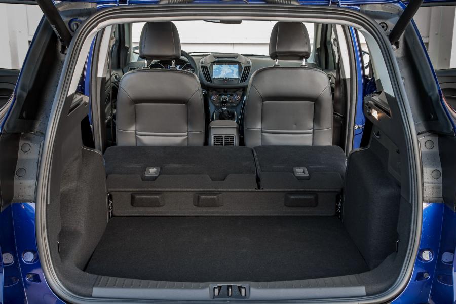 Багажник Ford Kuga Titanium 2016 года  (фото 16 из 28)